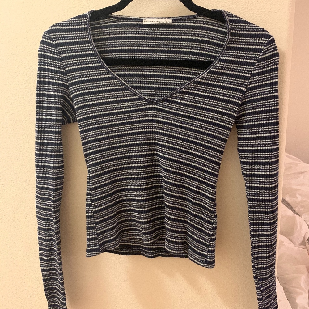 Zara Trafaluc Long Sleeve Scoop V Neck Striped Top